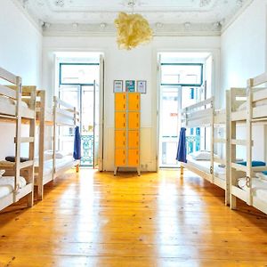Dormitory Room Mixed